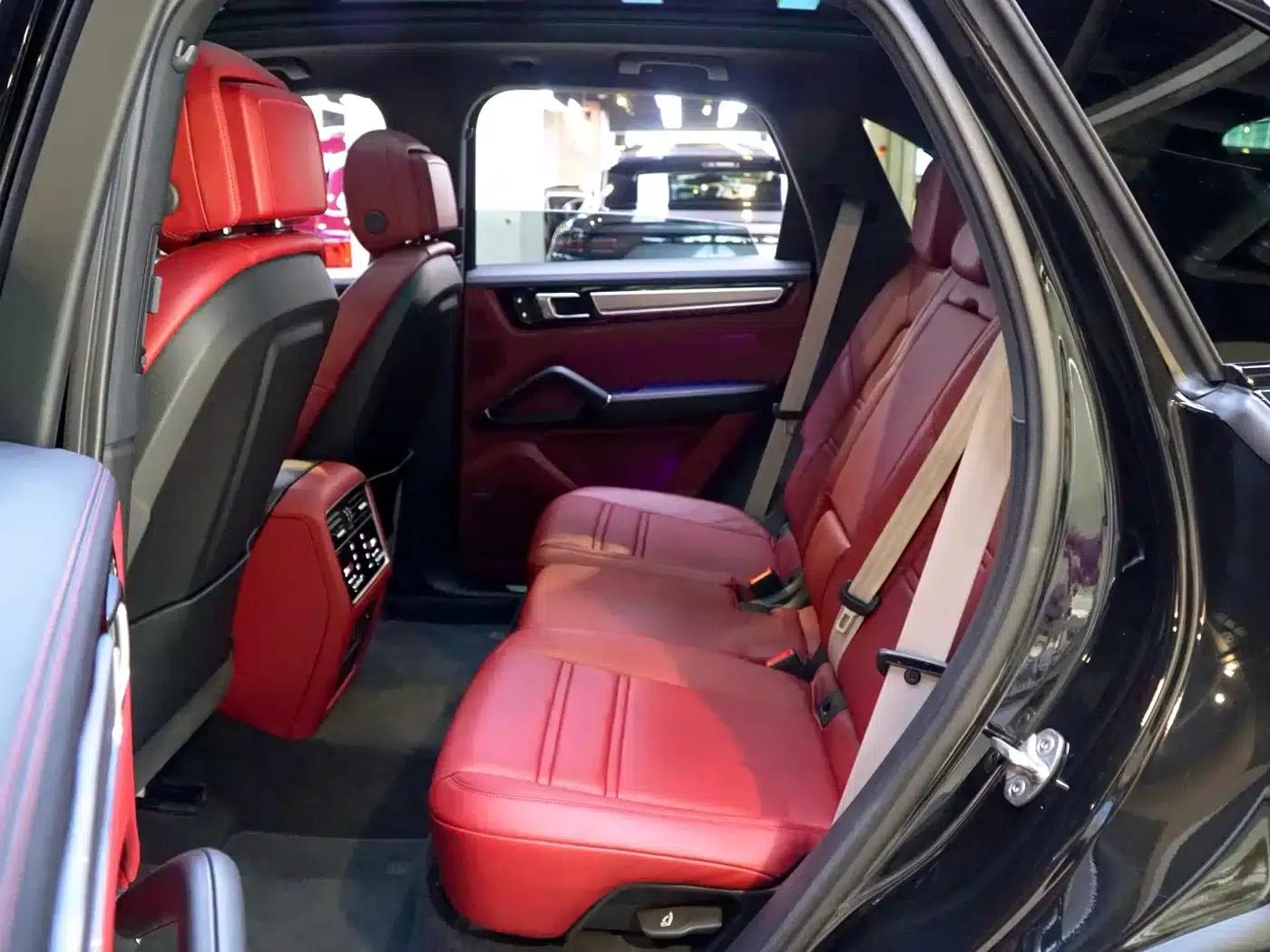 2023 Cayenne E-Hybrid 2.0T Platinum Edition — миниатюра 6