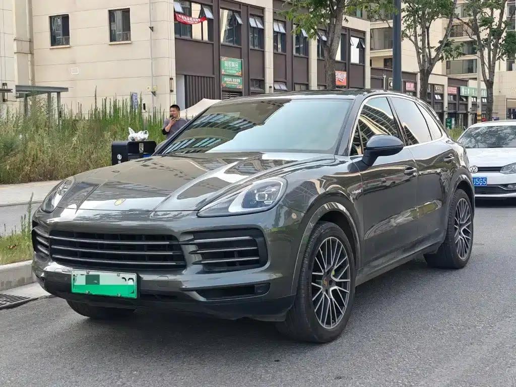 2020 Cayenne E-Hybrid 2.0T — миниатюра 1