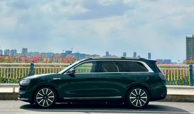 Wenjie M9 2025 Ultra Range Extended 5-Seat Version (192-line LiDAR) — миниатюра 4