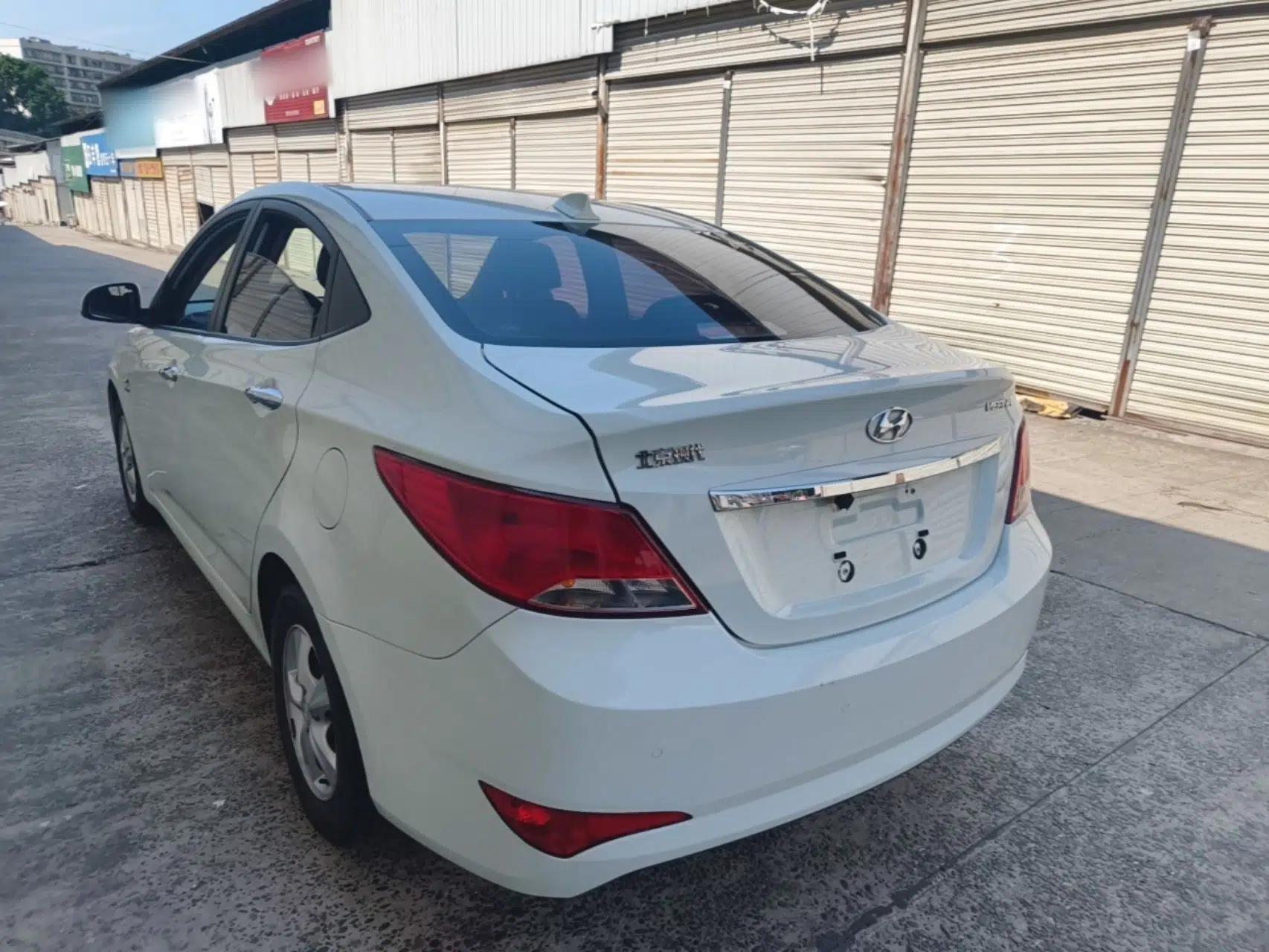 Hyundai Verna (older generation) 2016 1.4L Automatic Leading-Edge GLX — миниатюра 4