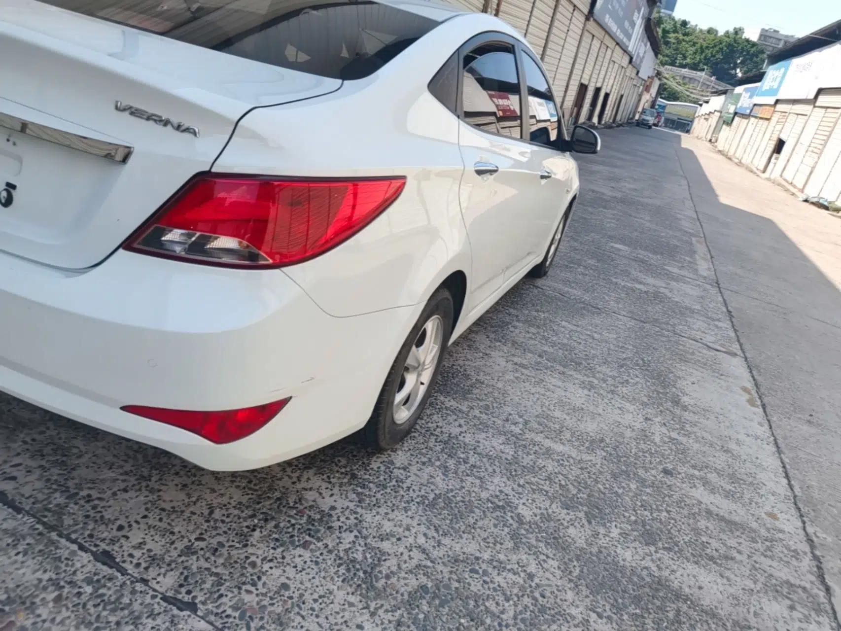 Hyundai Verna (older generation) 2016 1.4L Automatic Leading-Edge GLX — миниатюра 9