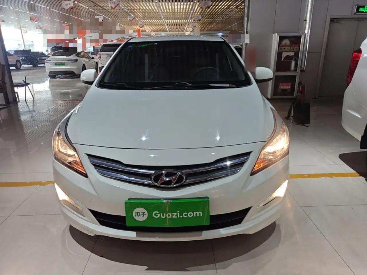 Hyundai Verna (older generation) 2014 1.4L Manual Smart GLS Trim — миниатюра 2