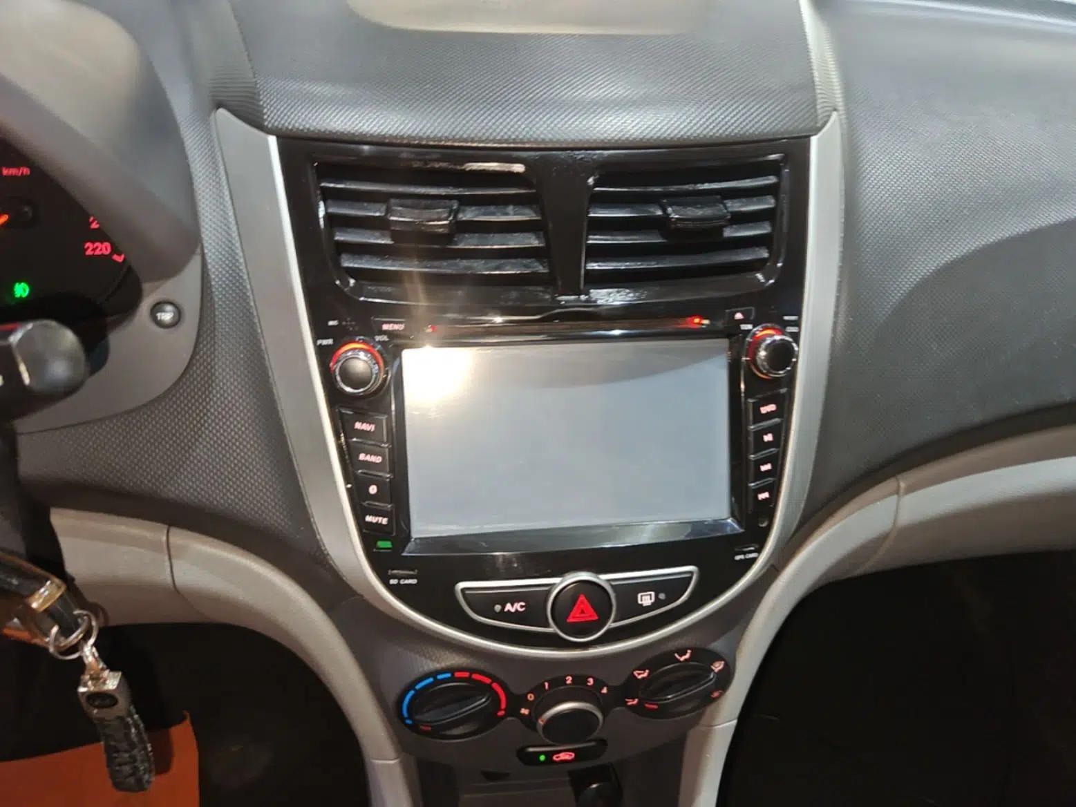 Hyundai Verna (older generation) 2014 1.4L Manual Smart GLS Trim — миниатюра 15