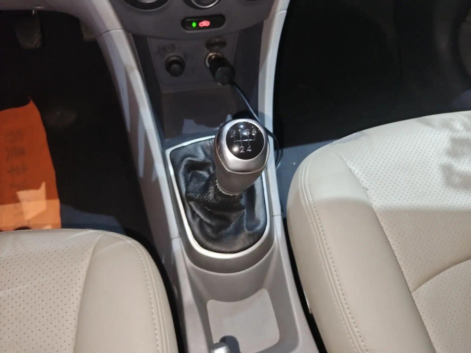 Hyundai Verna (older generation) 2014 1.4L Manual Smart GLS Trim — миниатюра 16