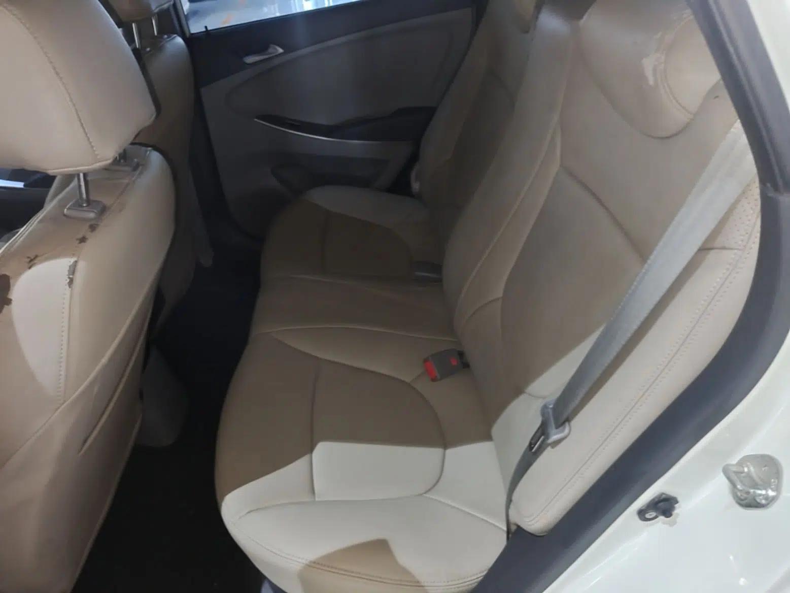 Hyundai Verna (older generation) 2014 1.4L Manual Smart GLS Trim — миниатюра 20