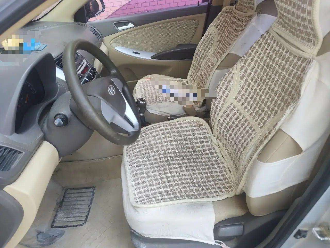 Hyundai Verna (older generation) 2010 Sedan 1.4L Manual Comfort GS — миниатюра 15