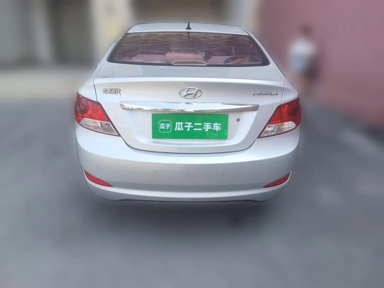 Hyundai Verna (older generation) 2010 Sedan 1.4L Manual Comfort GS — миниатюра 5