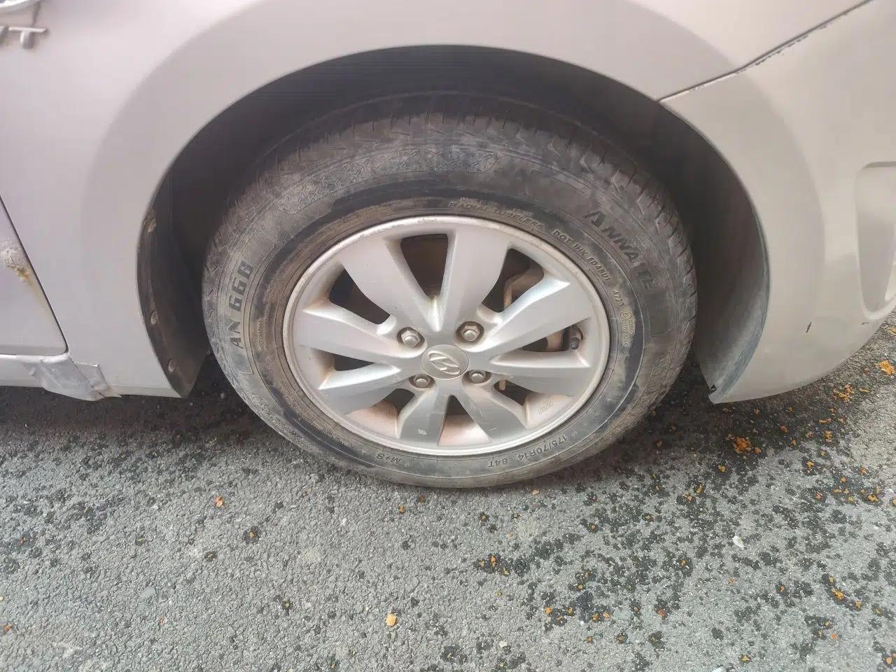 Hyundai Verna (older generation) 2010 Sedan 1.4L Manual Comfort GS — миниатюра 8