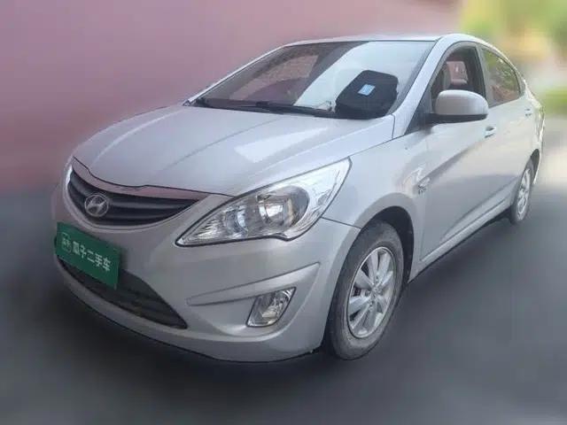 Hyundai Verna (older generation) 2010 Sedan 1.4L Manual Comfort GS