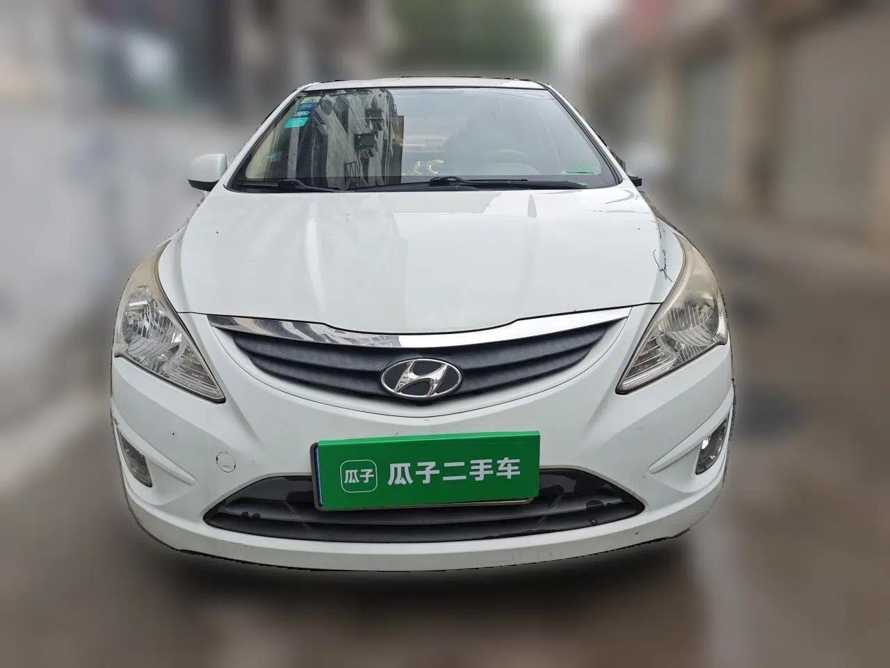 Hyundai Verna (older generation) 2010 Sedan 1.4L Manual Comfort GS — миниатюра 2