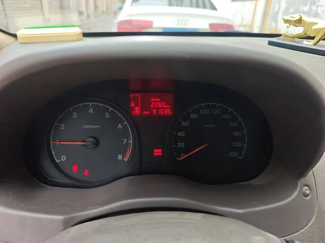 Hyundai Verna (older generation) 2010 Sedan 1.4L Manual Comfort GS — миниатюра 12