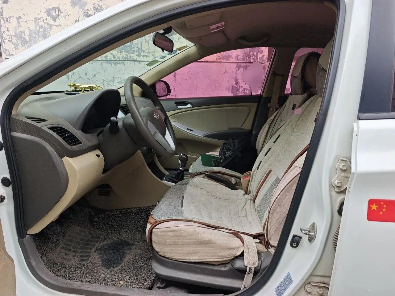 Hyundai Verna (older generation) 2010 Sedan 1.4L Manual Comfort GS — миниатюра 15