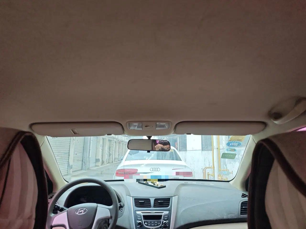 Hyundai Verna (older generation) 2010 Sedan 1.4L Manual Comfort GS — миниатюра 18
