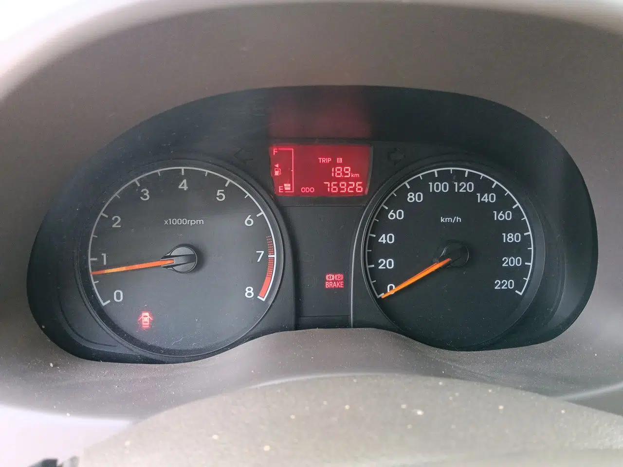 Hyundai Verna (older generation) 2010 Sedan 1.4L Manual Comfort GS — миниатюра 11