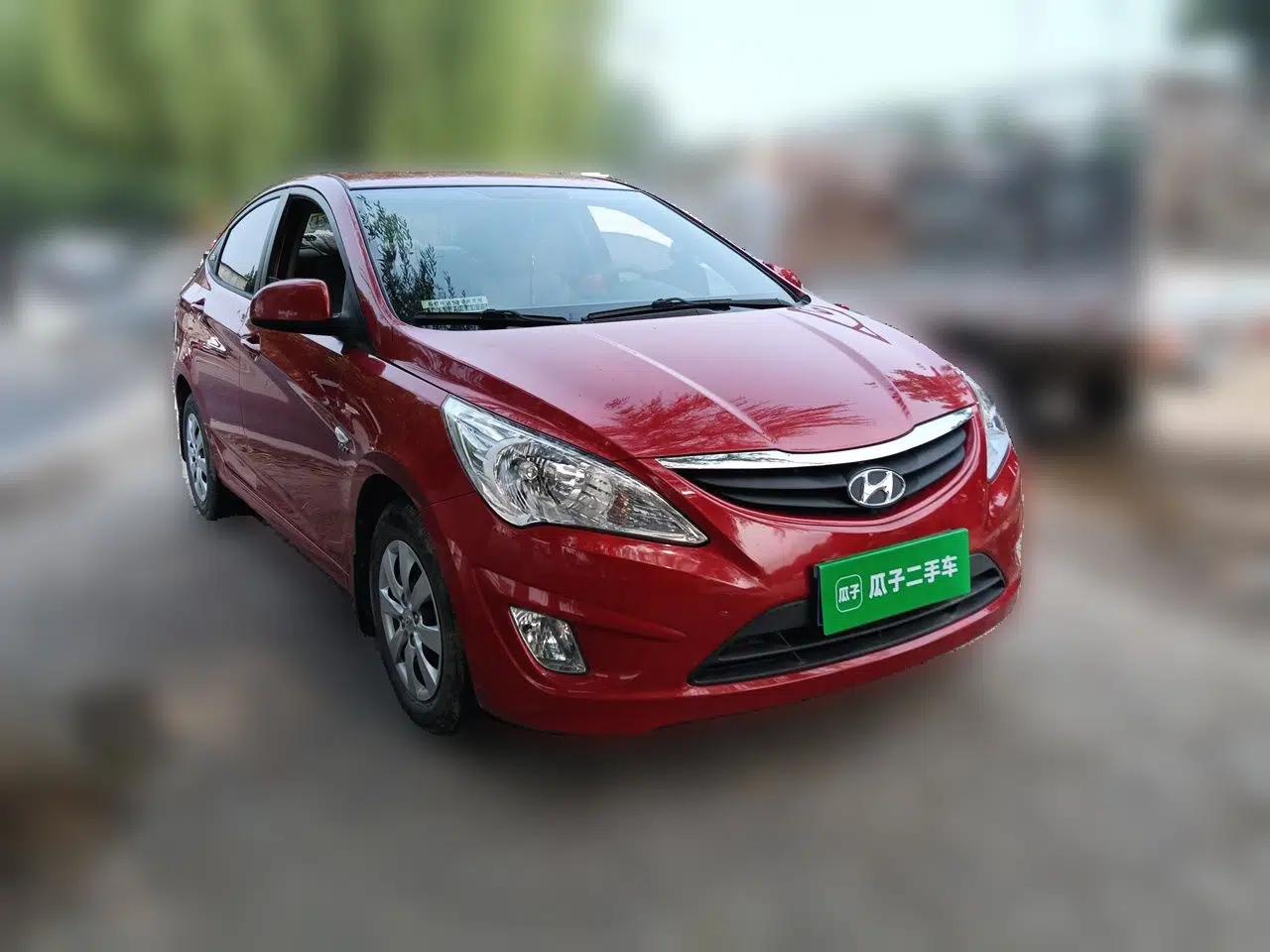 Hyundai Verna (older generation) 2010 Sedan 1.4L Manual Comfort GS — миниатюра 3