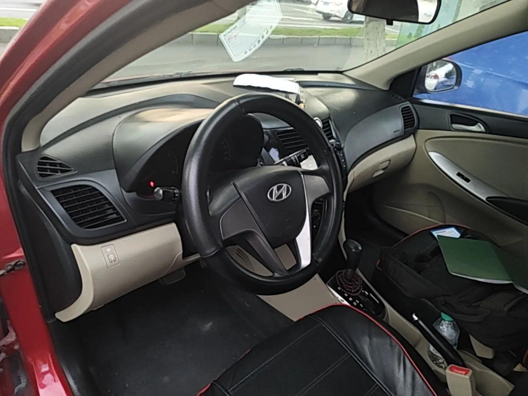 Hyundai Verna (older generation) 2014 1.4L Automatic Smart GLS — миниатюра 13