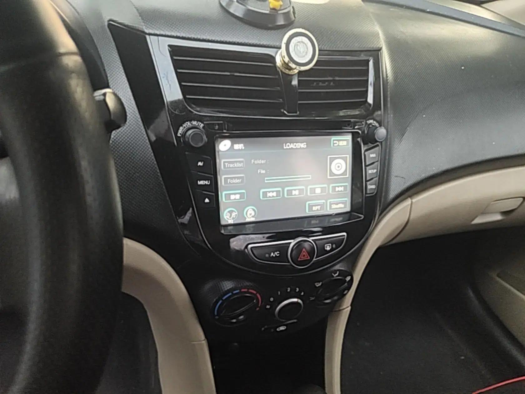 Hyundai Verna (older generation) 2014 1.4L Automatic Smart GLS — миниатюра 15
