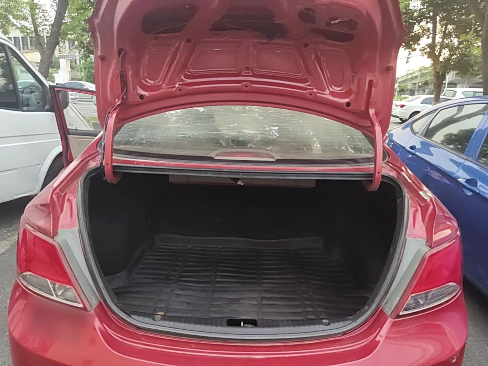 Hyundai Verna (older generation) 2014 1.4L Automatic Smart GLS — миниатюра 22