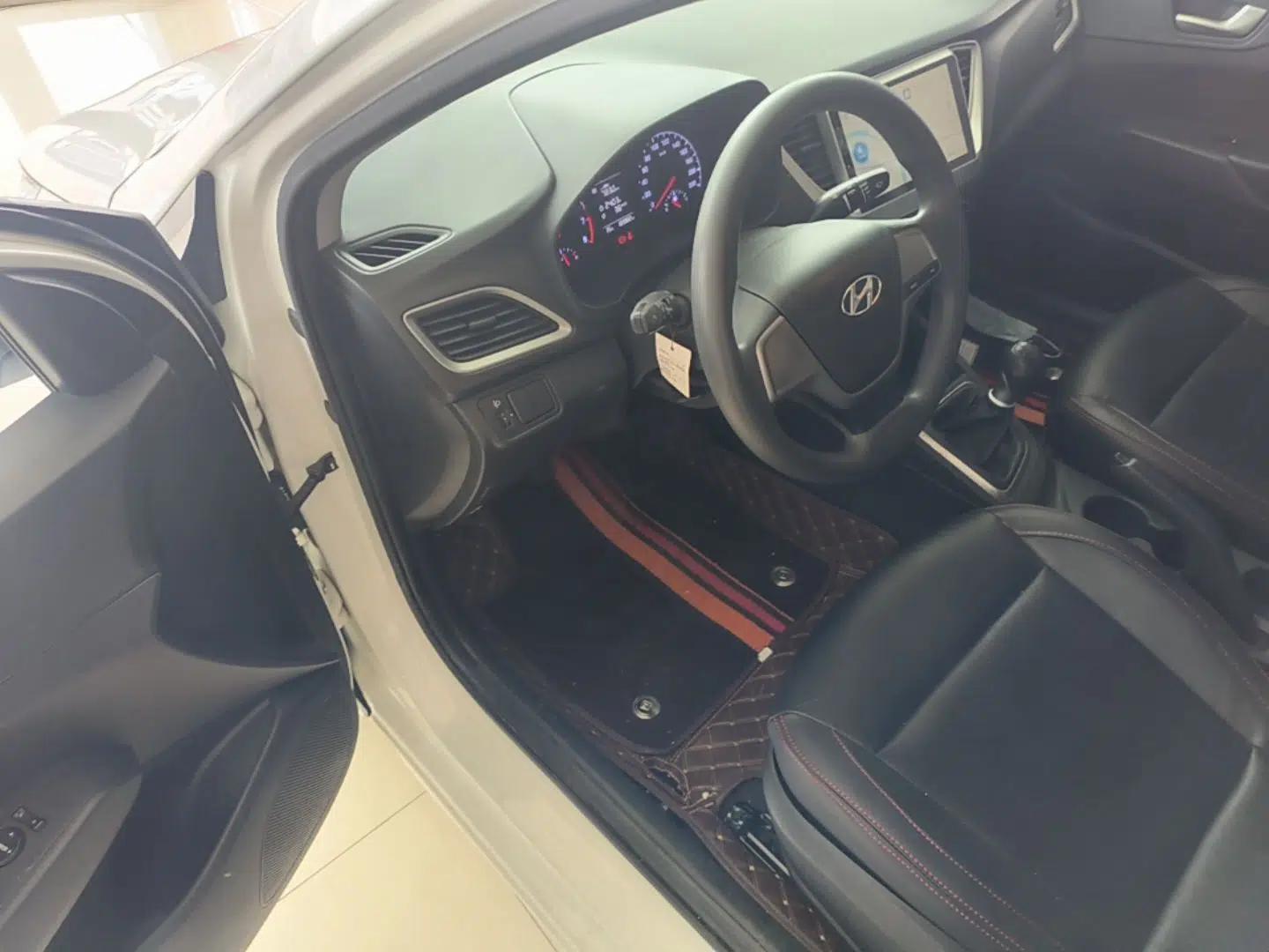 Hyundai Verna (new generation) 2016 1.4L Manual Cool Edition GLS — миниатюра 18