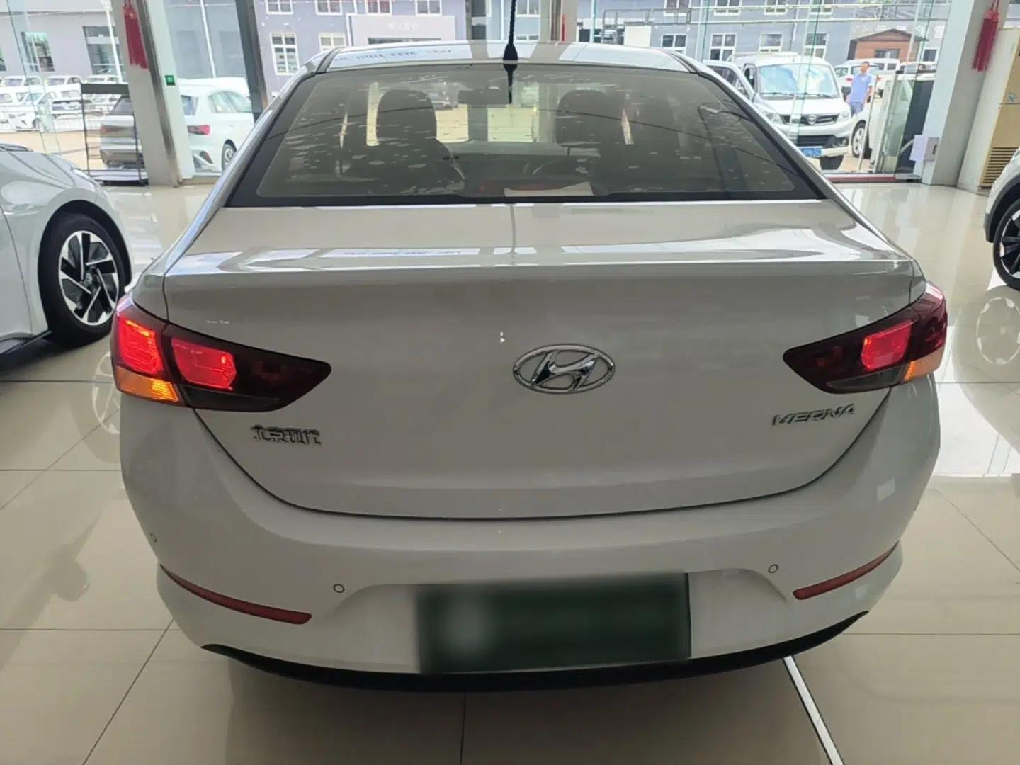 Hyundai Verna (new generation) 2016 1.4L Manual Cool Edition GLS — миниатюра 5