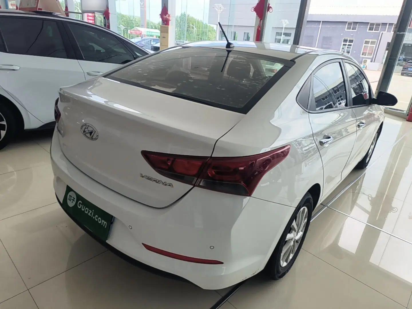 Hyundai Verna (new generation) 2016 1.4L Manual Cool Edition GLS — миниатюра 6