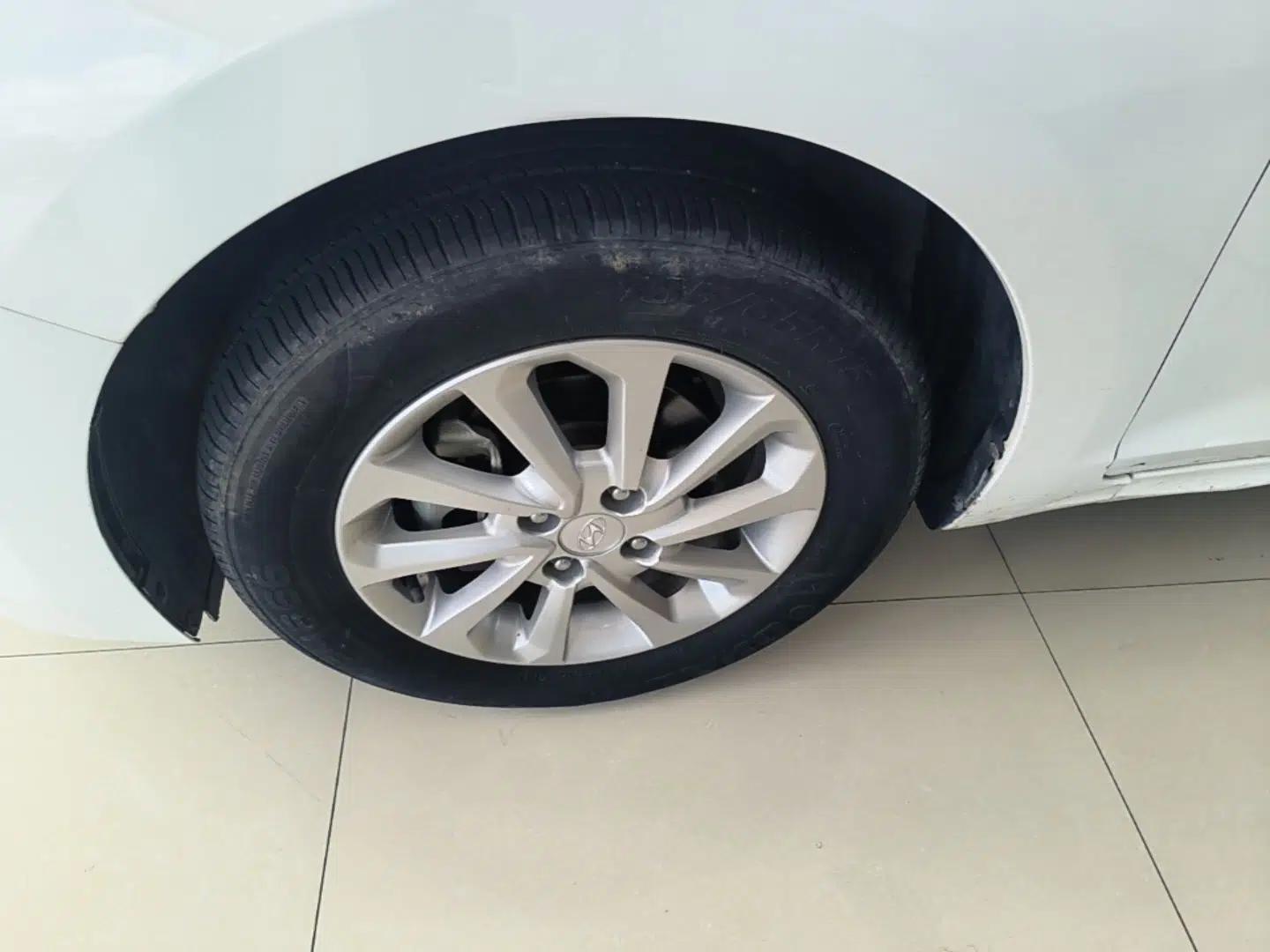 Hyundai Verna (new generation) 2016 1.4L Manual Cool Edition GLS — миниатюра 10