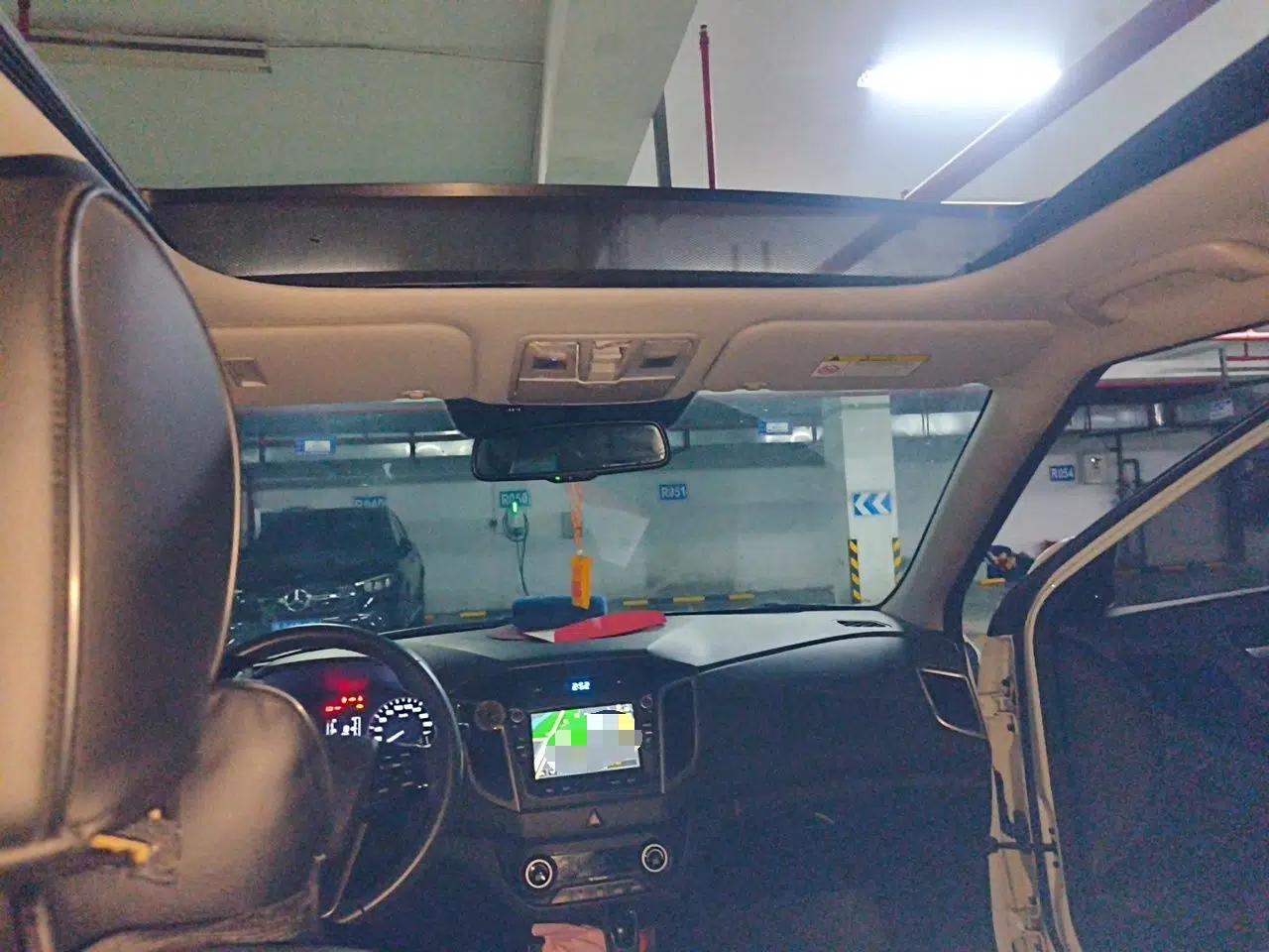 Hyundai ix25 2015 1.6L Automatic Two-Wheel-Drive Deluxe DLX Model — миниатюра 15