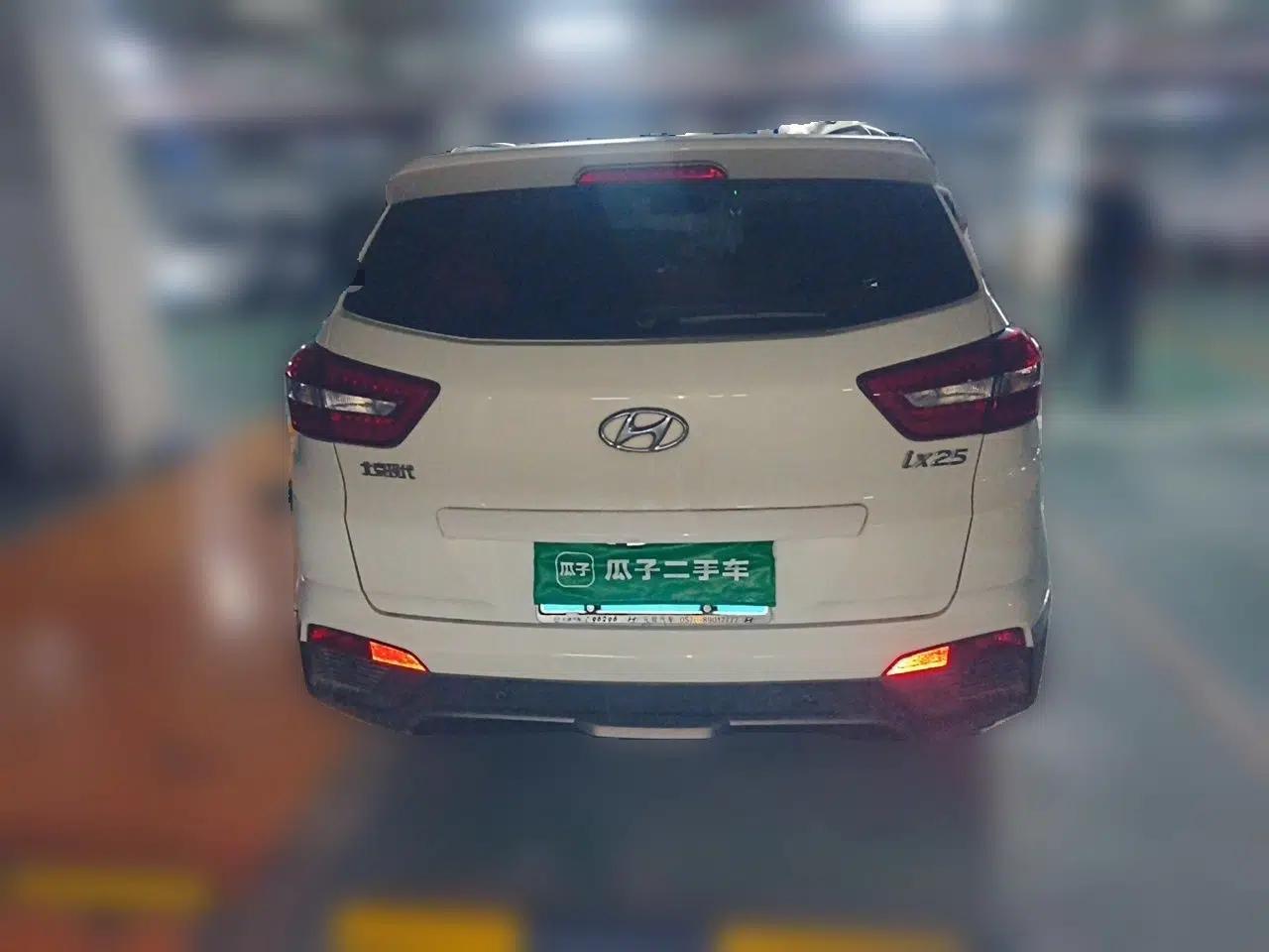 Hyundai ix25 2015 1.6L Automatic Two-Wheel-Drive Deluxe DLX Model — миниатюра 3