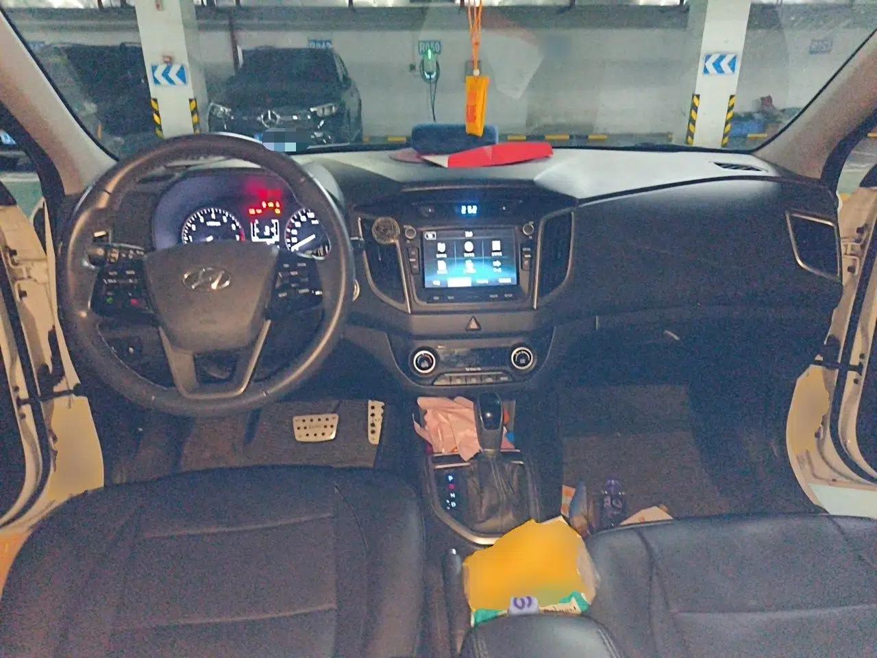 Hyundai ix25 2015 1.6L Automatic Two-Wheel-Drive Deluxe DLX Model — миниатюра 6