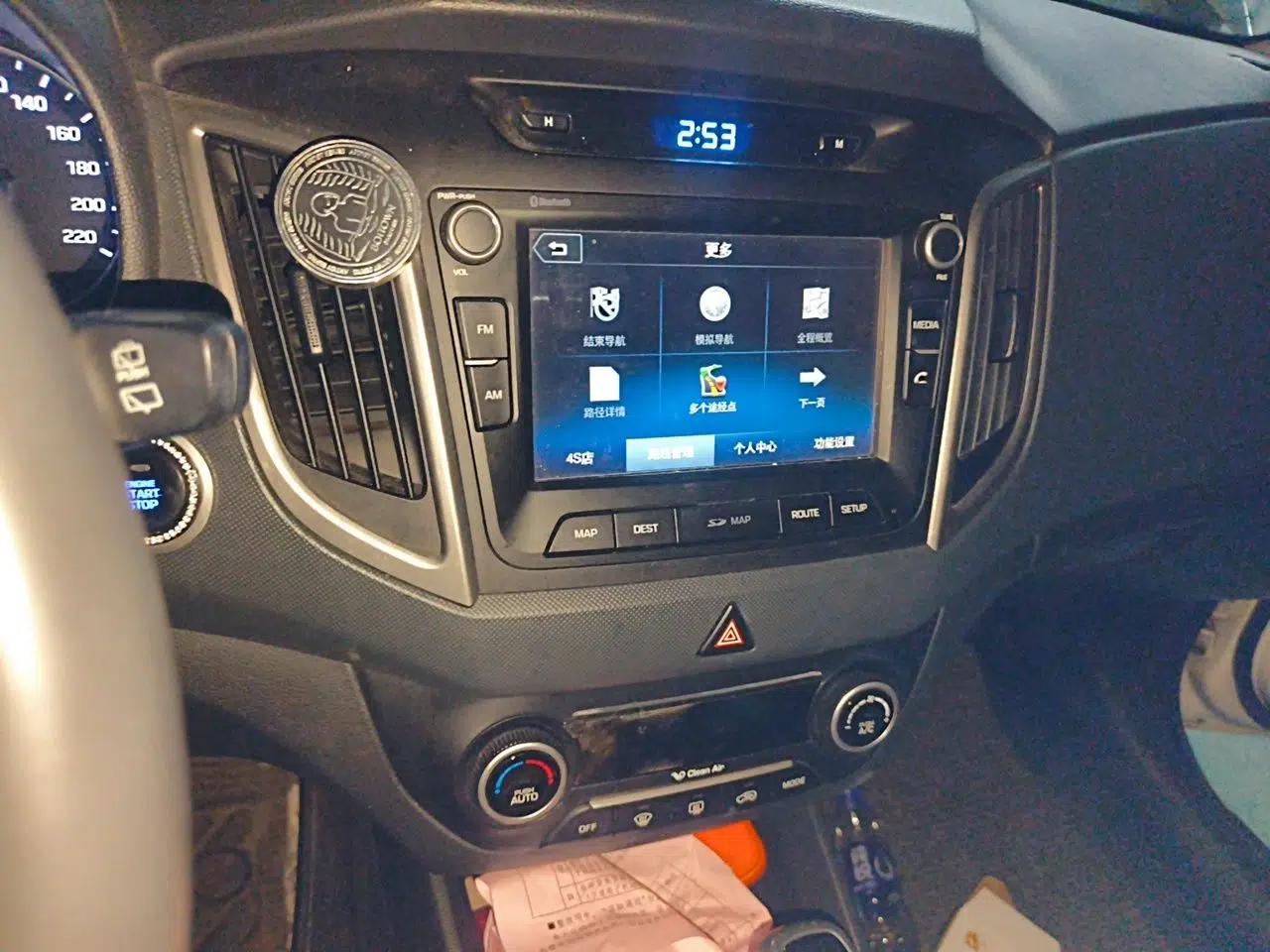 Hyundai ix25 2015 1.6L Automatic Two-Wheel-Drive Deluxe DLX Model — миниатюра 10