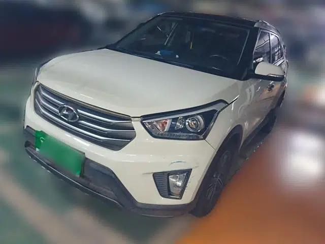 Hyundai ix25 2015 1.6L Automatic Two-Wheel-Drive Deluxe DLX Model