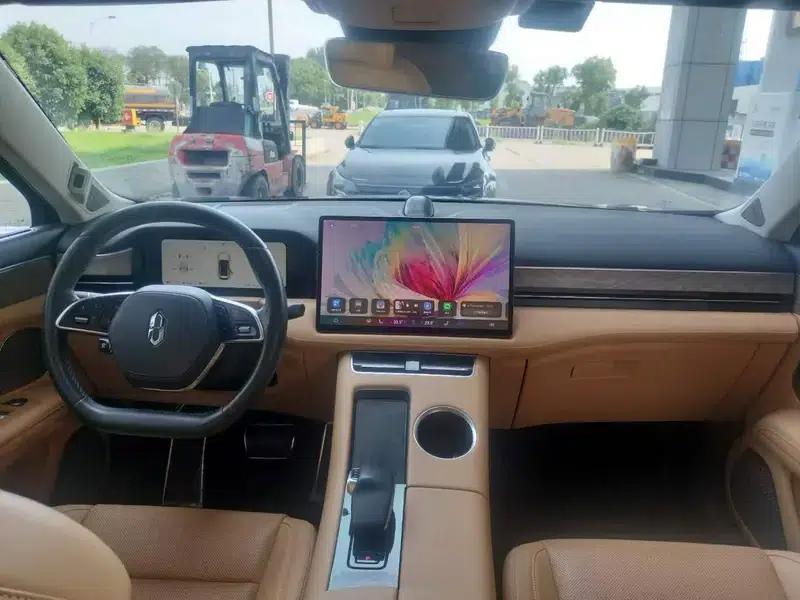 Wenjie M5 2022 Extended Range 4WD Ultimate Edition — миниатюра 15
