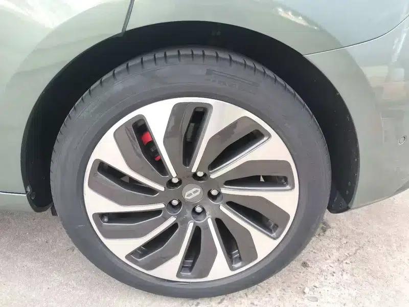 Wenjie M5 2022 Extended Range 4WD Ultimate Edition — миниатюра 9