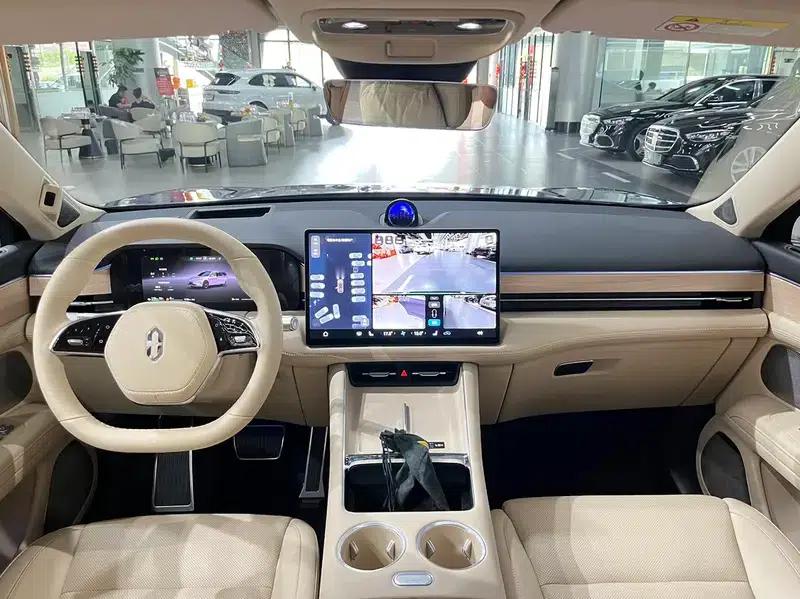 Wenjie M5 2025 Extended Range Ultra 4WD Version — миниатюра 7