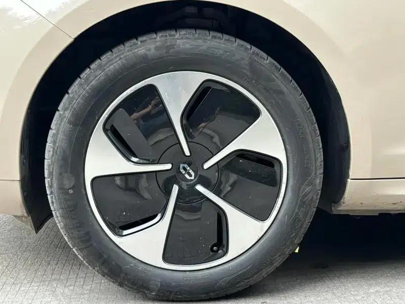 Wenjie M5 2023 Pure Electric Rear-Wheel Drive Standard Edition — миниатюра 8