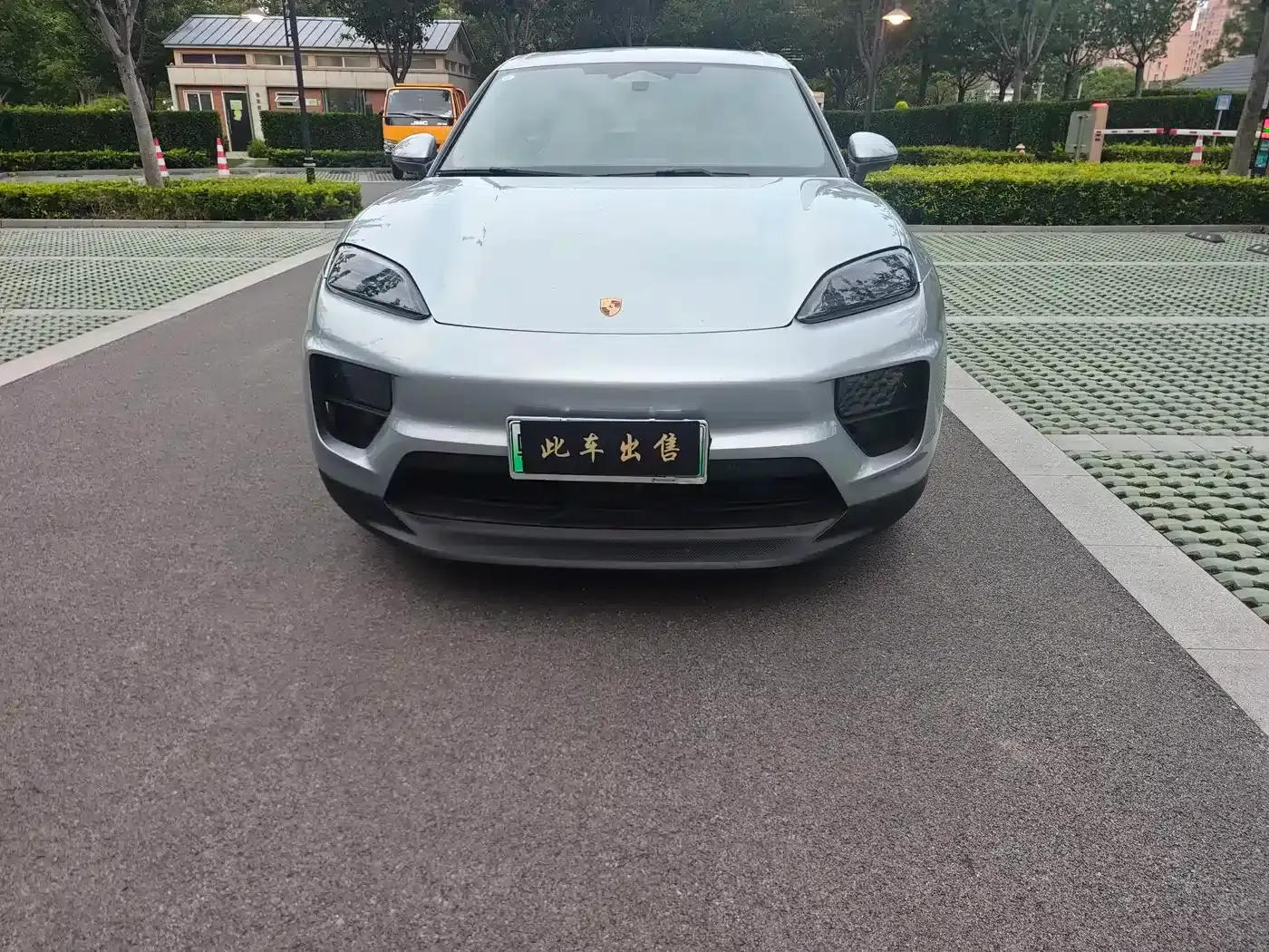 2025 Macan 4 Sport Edition (New Energy) — миниатюра 2