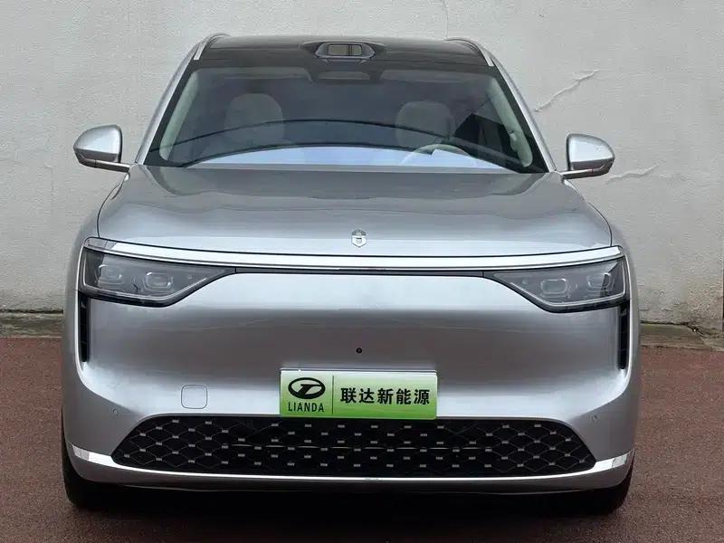 Wenjie M8 2025 Extended Range Ultra 6-Seat 4WD (192-line LiDAR) — миниатюра 2
