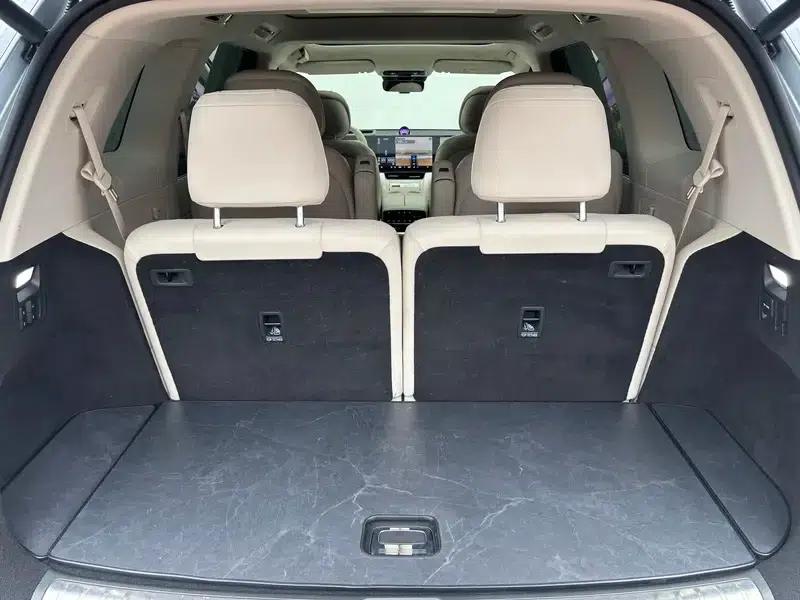 Wenjie M8 2025 Extended Range Ultra 6-Seat 4WD (192-line LiDAR) — миниатюра 14