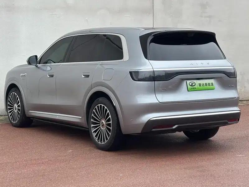 Wenjie M8 2025 Extended Range Ultra 6-Seat 4WD (192-line LiDAR) — миниатюра 4