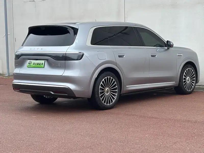 Wenjie M8 2025 Extended Range Ultra 6-Seat 4WD (192-line LiDAR) — миниатюра 6