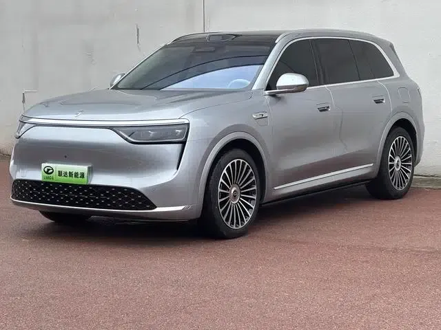 Wenjie M8 2025 Extended Range Ultra 6-Seat 4WD (192-line LiDAR)