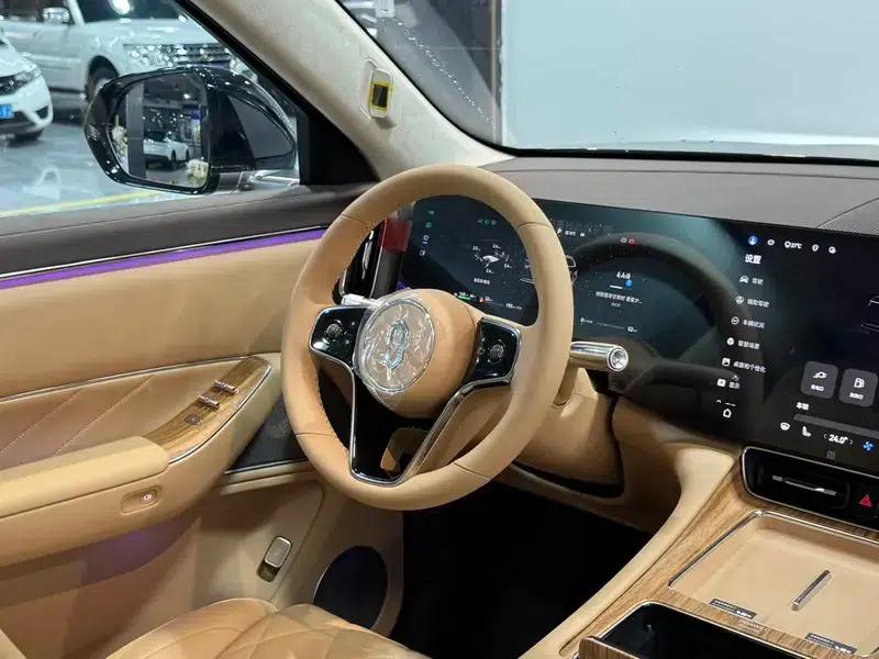 Wenjie M8 2025 Extended Range Max+ 5-Seat 4WD Version (896-line LiDAR) — миниатюра 12