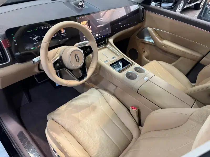 Wenjie M8 2025 Extended Range Max+ 5-Seat 4WD Version (896-line LiDAR) — миниатюра 20