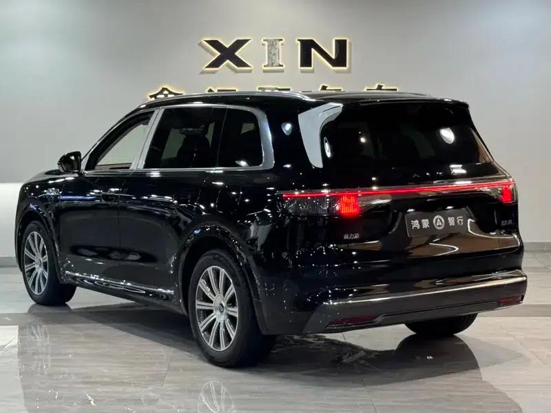 Wenjie M8 2025 Extended Range Max+ 5-Seat 4WD Version (896-line LiDAR) — миниатюра 4