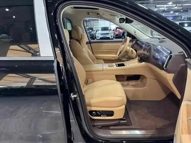 Wenjie M8 2025 Extended Range Max+ 5-Seat 4WD Version (896-line LiDAR) — миниатюра 7