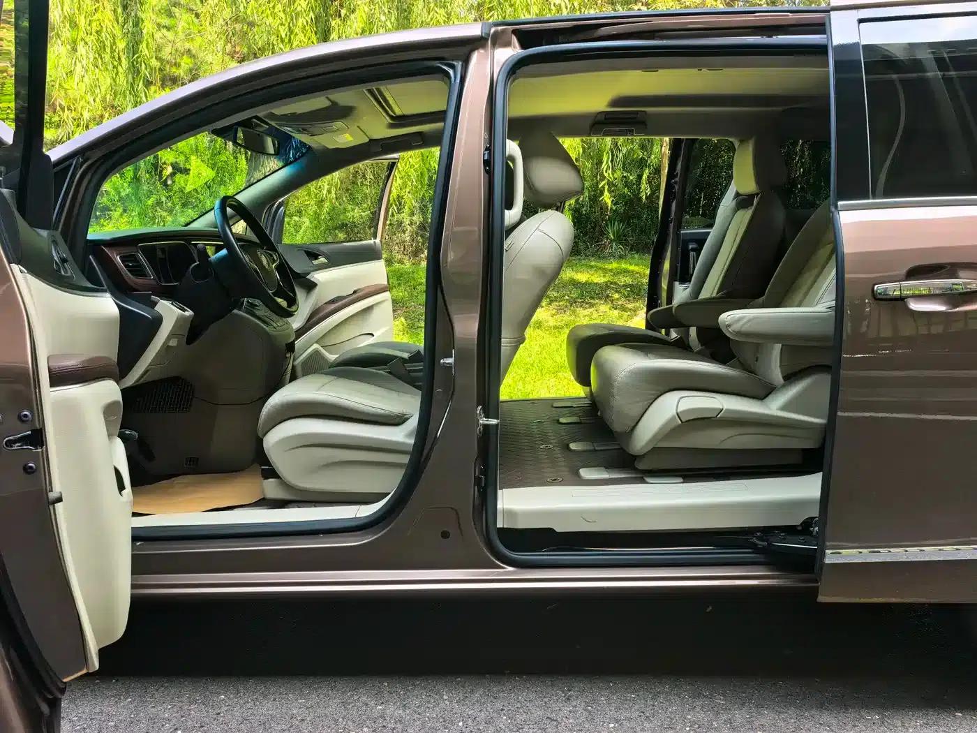 Buick GL8 2018 28T Luxury Edition (China VI Emission Standard) — миниатюра 9