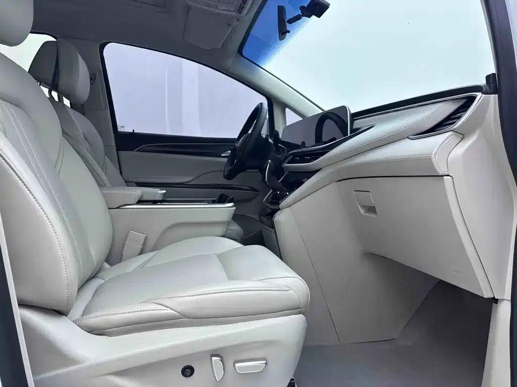 Buick GL8 2023 ES Luxury Comfort Edition — миниатюра 17