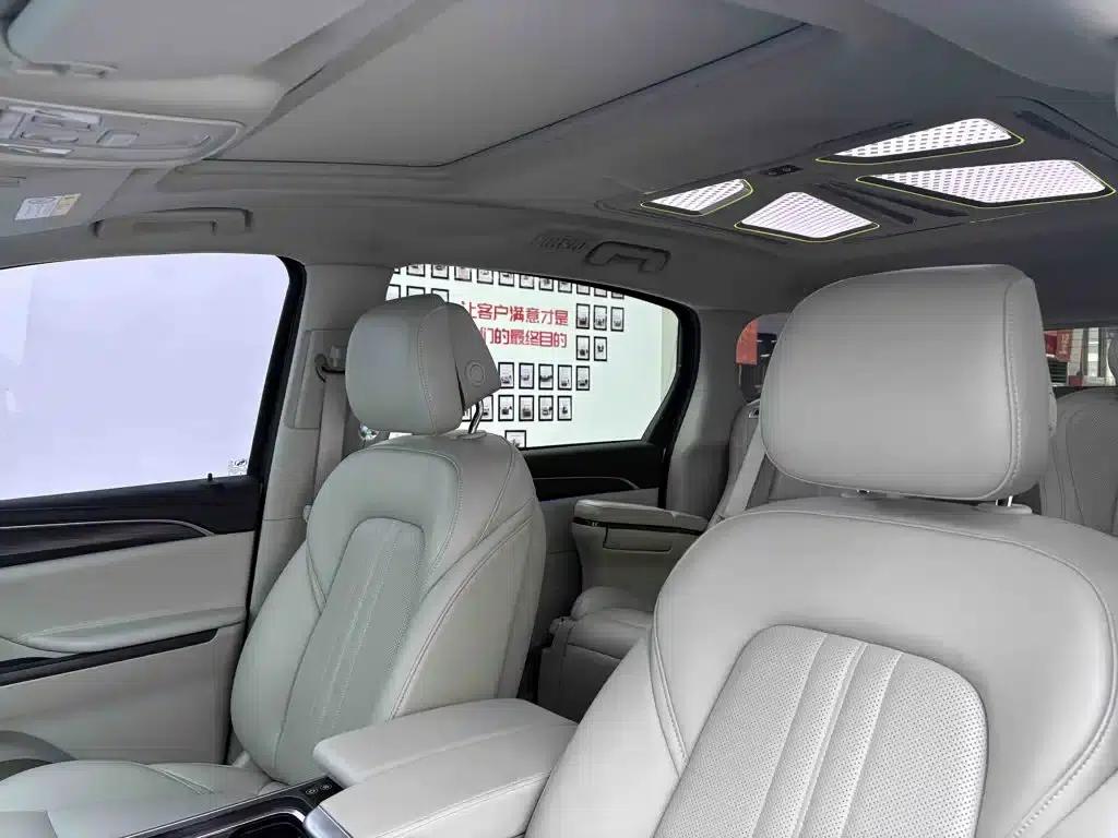 Buick GL8 2023 ES Luxury Comfort Edition — миниатюра 27