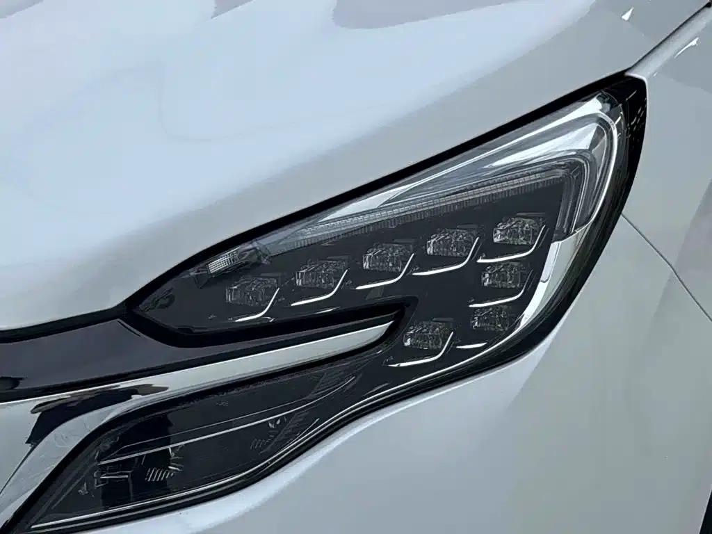 Buick GL8 2023 ES Luxury Comfort Edition — миниатюра 8