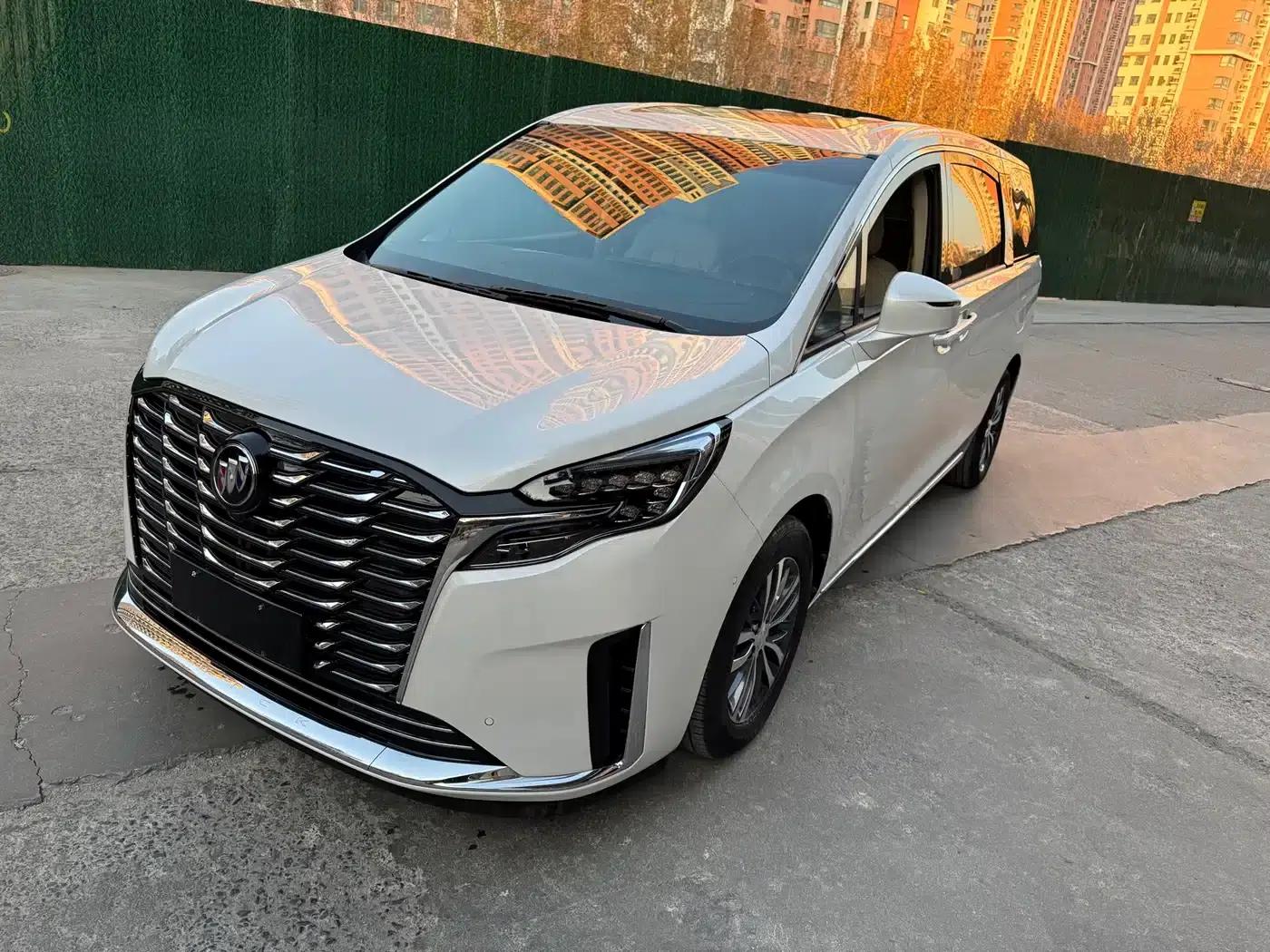 Buick GL8 2023 ES Luxury Edition — миниатюра 1